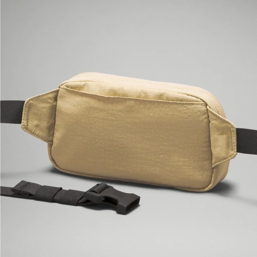 Lululemon Mini Belt Bag - Picture 3 of 8
